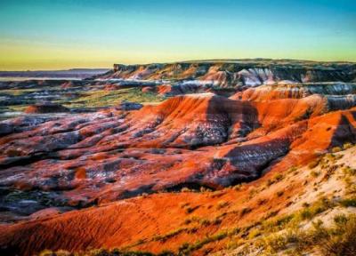 سفر به آمریکا: کویر رنگی، اثر میلیون ها سال از تاریخ در لایه های رنگی