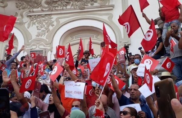 درخواست اتحادیه مشاغل تونس برای گفتگوی ملی و معین سقف زمانی برای اقدامات فوق العاده