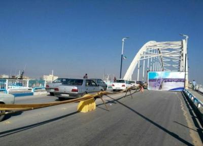 ببینید ، شرایط خطرناک یک پل در خرمشهر ، تردد با وجود ریزش پل ادامه دارد