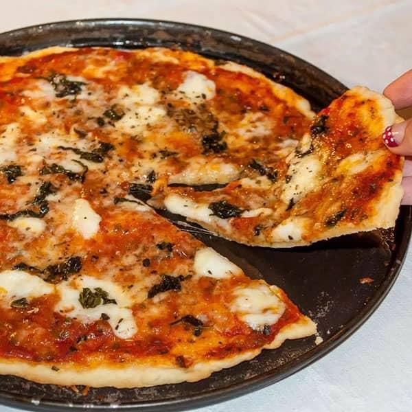 طرز تهیه پیتزا نیویورکی به روش رستورانی